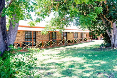 Clermont Country Motor Inn - Tourism Cairns 4