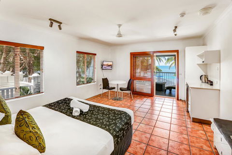 Paradise On The Beach Resort - Tourism Cairns 16