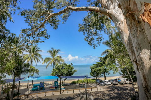 Paradise On The Beach Resort - Tourism Cairns 14