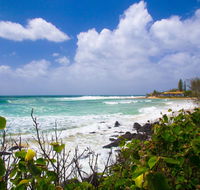 Rainbow Bay Backpackers - Tourism Cairns