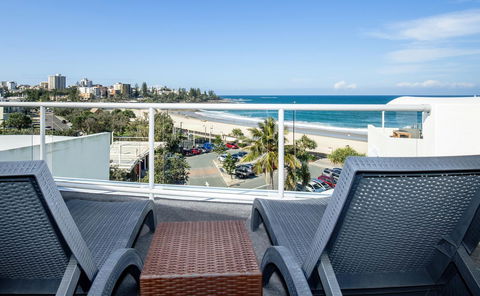 Rolling Surf Resort - Tourism Cairns 22