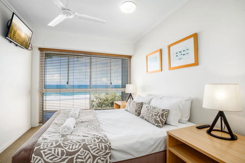 Rolling Surf Resort - Tourism Cairns 12
