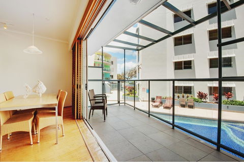 Rolling Surf Resort - Tourism Cairns 36