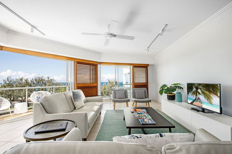 Rolling Surf Resort - Tourism Cairns 16