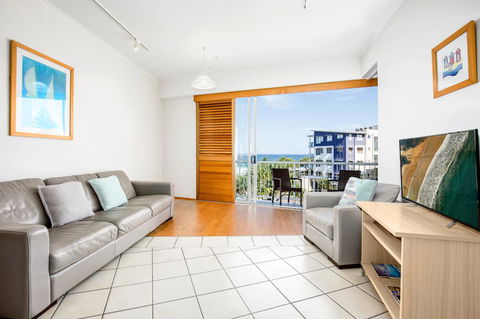Rolling Surf Resort - Tourism Cairns 26