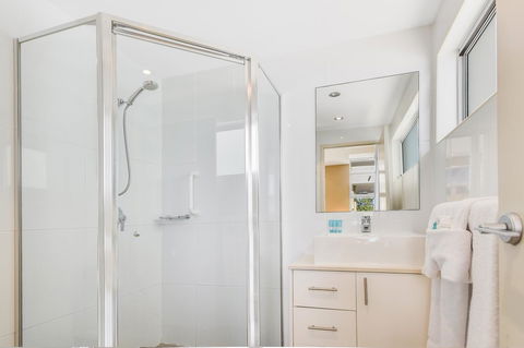 Redvue Holiday Apartments - Tourism Cairns 7