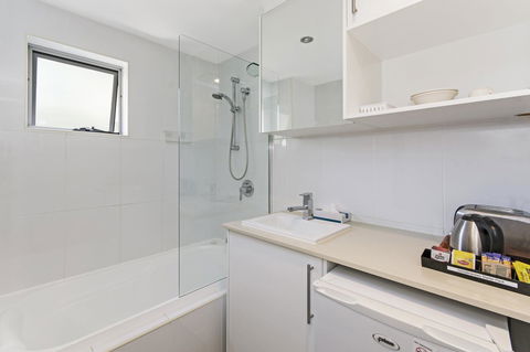 Redvue Holiday Apartments - Tourism Cairns 26