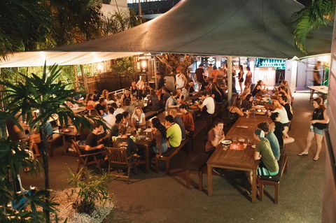 Mad Monkey Central - Tourism Cairns 29