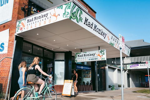 Mad Monkey Central - Tourism Cairns 1