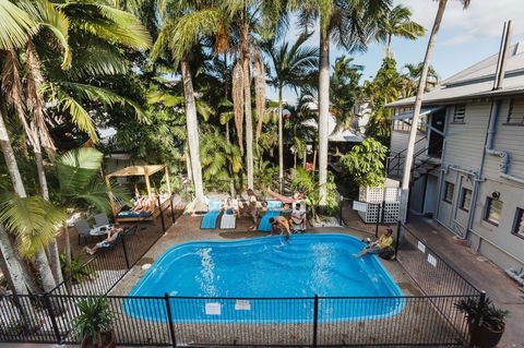 Mad Monkey Central - Tourism Cairns 40