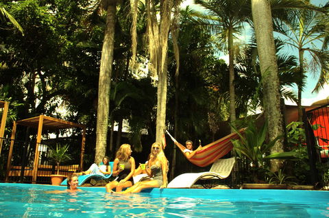 Mad Monkey Central - Tourism Cairns 0