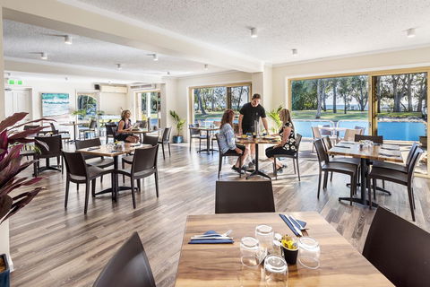 The Beach Motel Hervey Bay - Tourism Cairns 8