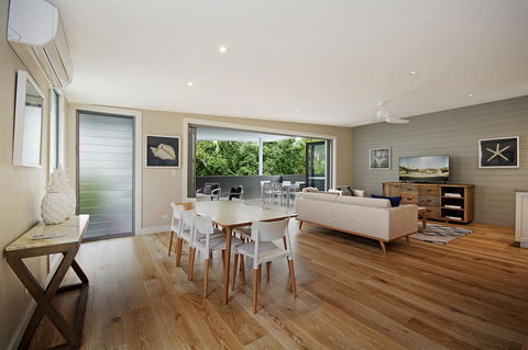 Jacaranda Noosa - Tourism Cairns 21