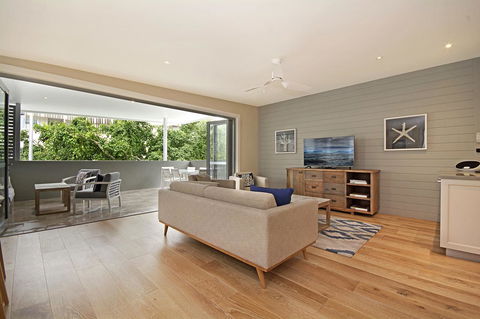 Jacaranda Noosa - Tourism Cairns 13