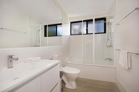 Jacaranda Noosa - Tourism Cairns 30