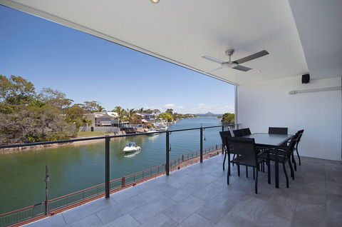 Jacaranda Noosa - Tourism Cairns 5