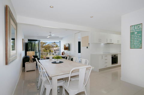 Jacaranda Noosa - Tourism Cairns 10