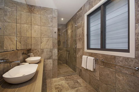 Jacaranda Noosa - Tourism Cairns 15