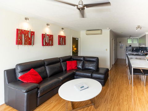Beach Lodges - Tourism Cairns 32