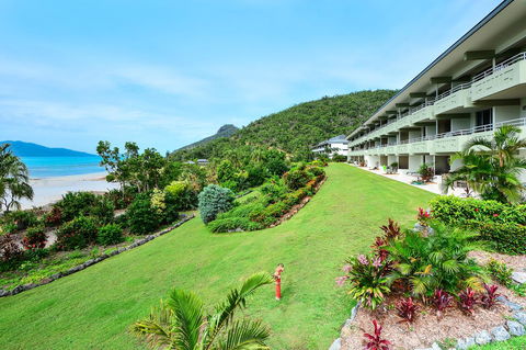 Beach Lodges - Tourism Cairns 0