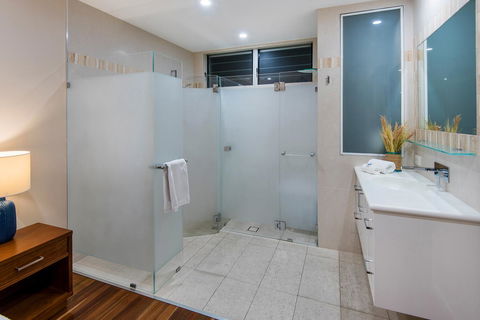 Beach Lodges - Tourism Cairns 42