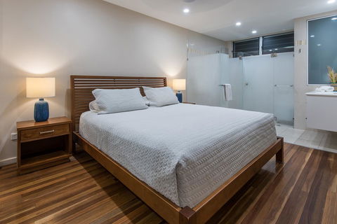 Beach Lodges - Tourism Cairns 44