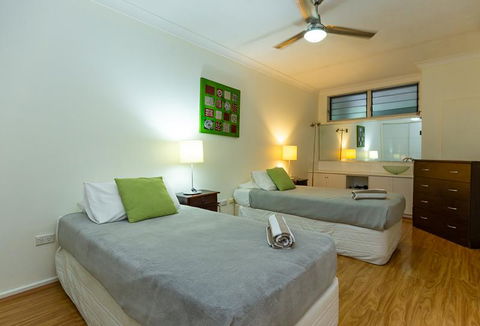 Beach Lodges - Tourism Cairns 27