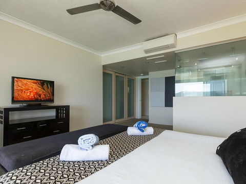 Beach Lodges - Tourism Cairns 9