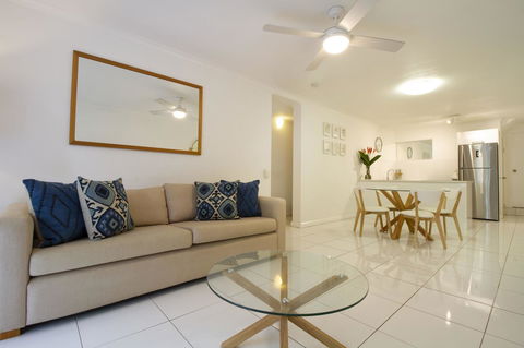 The White House Port Douglas - Tourism Cairns 2