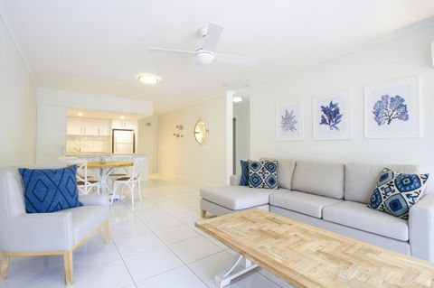 The White House Port Douglas - Tourism Cairns 5