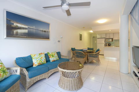The White House Port Douglas - Tourism Cairns 24