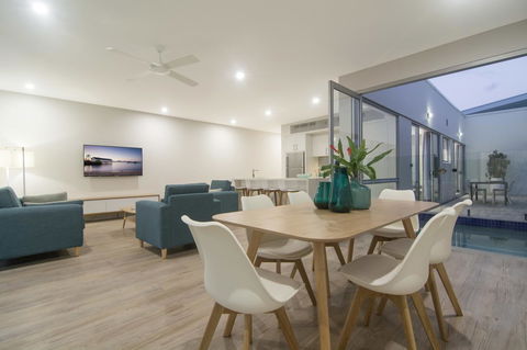 Pool Resort Port Douglas - Tourism Cairns 37