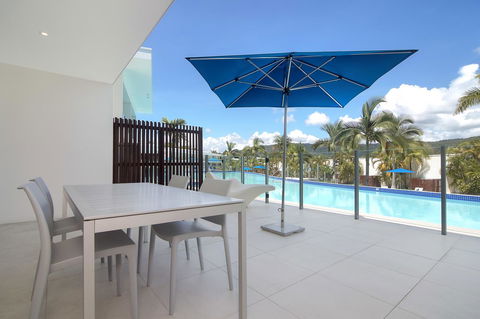 Pool Resort Port Douglas - Tourism Cairns 9