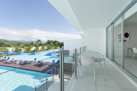 Pool Resort Port Douglas - Tourism Cairns 26