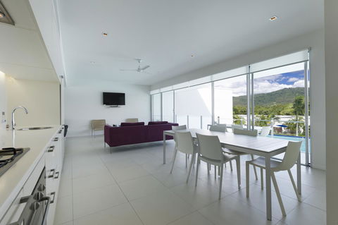 Pool Resort Port Douglas - Tourism Cairns 20