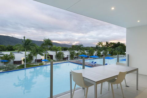 Pool Resort Port Douglas - Tourism Cairns 18