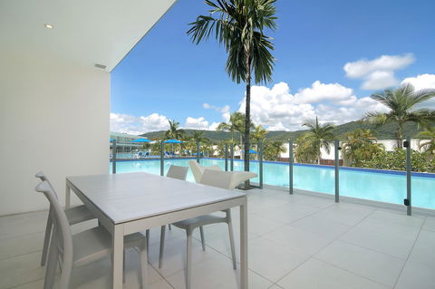 Pool Resort Port Douglas - Tourism Cairns 31