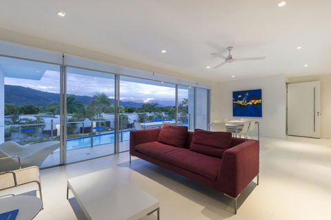 Pool Resort Port Douglas - Tourism Cairns 17