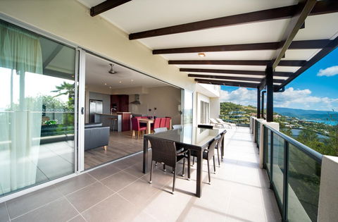 Whitsunday Reflections - Tourism Cairns 2