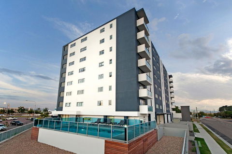 Allure Hotel & Apartments - Tourism Cairns 1