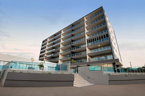 Allure Hotel & Apartments - Tourism Cairns 0