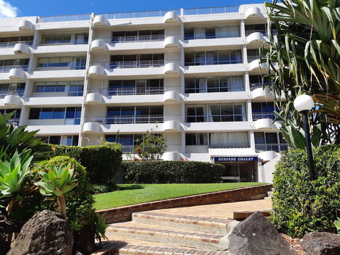 Surfers Chalet - Tourism Cairns 1
