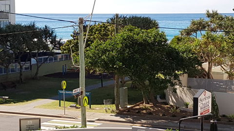 Surfers Chalet - Tourism Cairns 20