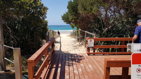 Surfers Chalet - Tourism Cairns 4