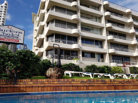 Surfers Chalet - Tourism Cairns 13