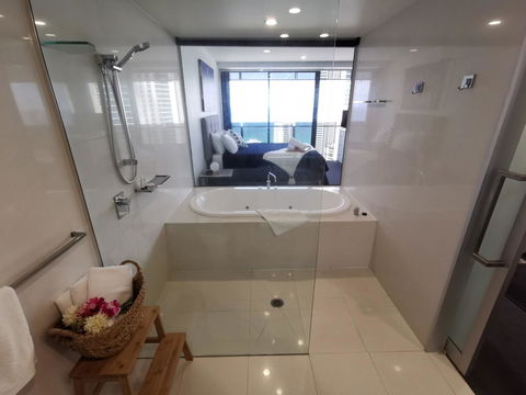 Circle Luxury Holidays - Tourism Cairns 11