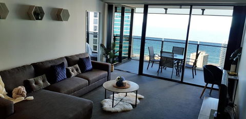 Circle Luxury Holidays - Tourism Cairns 14