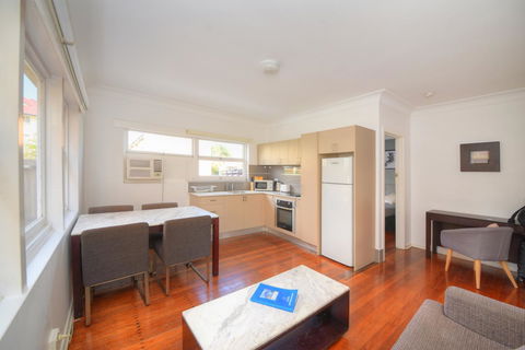 Backpackers In Paradise 18-35 Hostel - Tourism Cairns 11