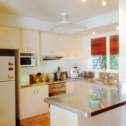 [ ANDY'S BEACH HOUSE ] - Tourism Cairns 36