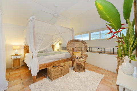 [ ANDY'S BEACH HOUSE ] - Tourism Cairns 1